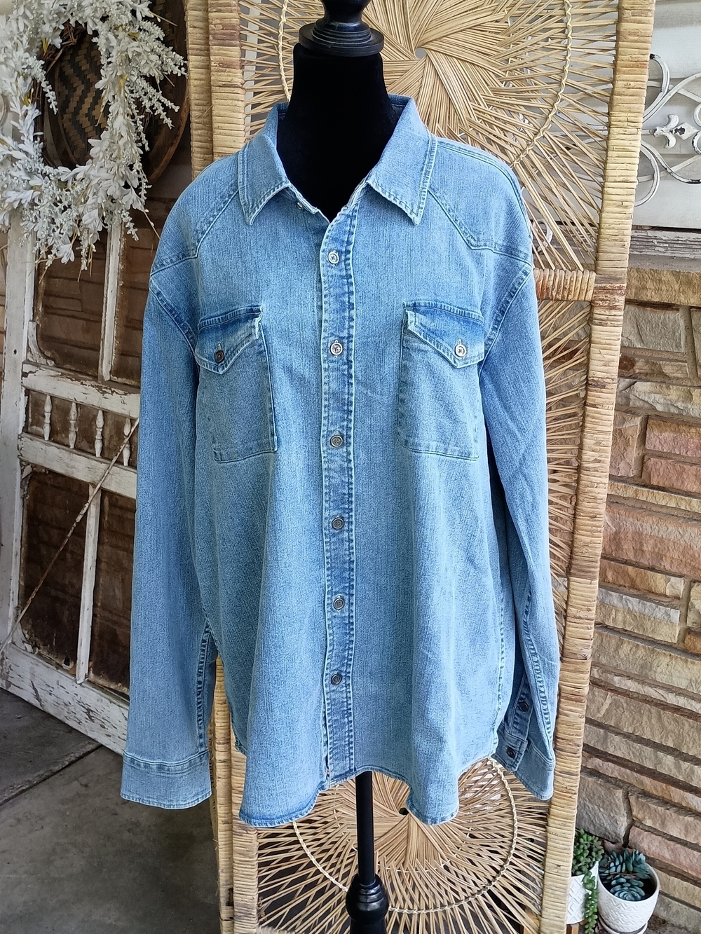 Frye Light Wash Denim Mens Button-Up Shirt_XL